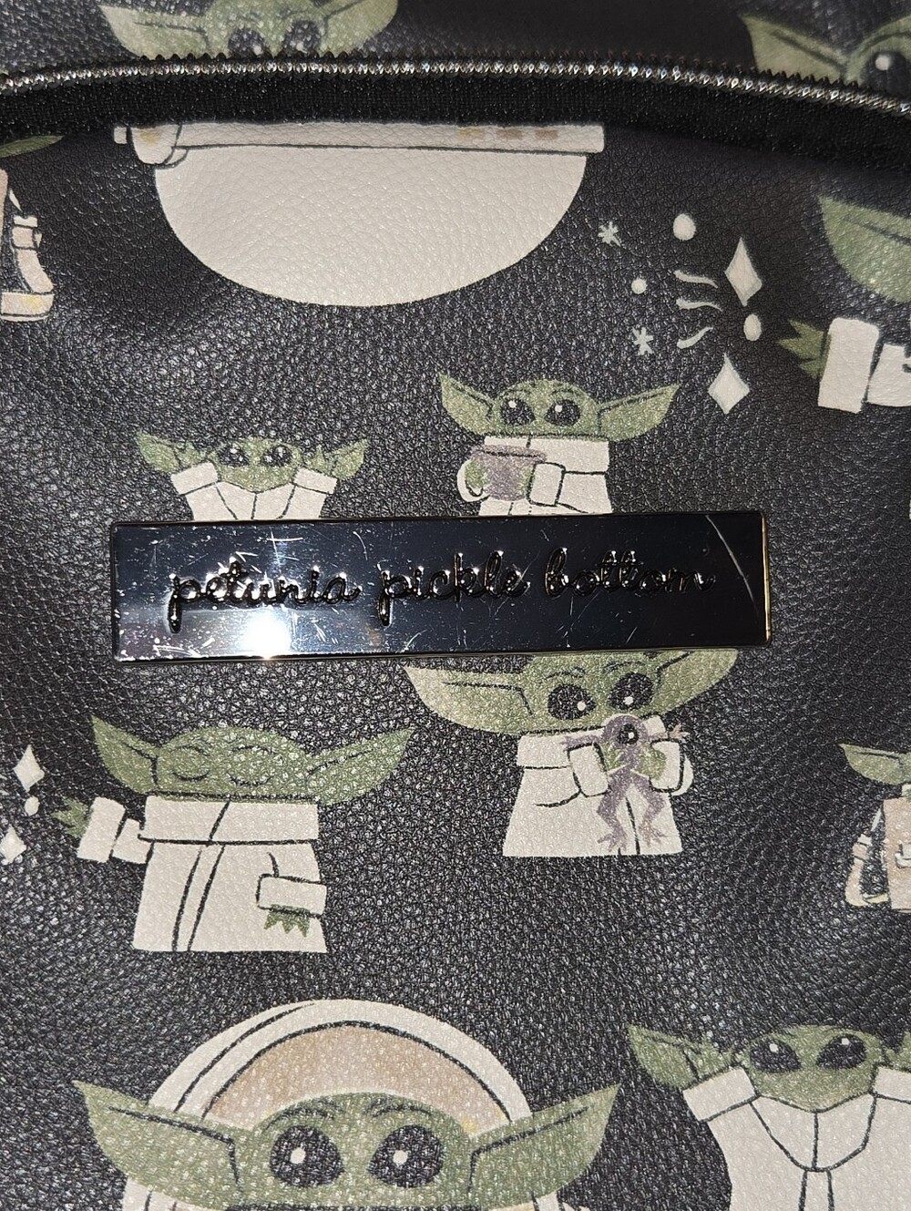 Petunia Pickle Bottom Criss-Cross Sling Bag Disney Star Wars, The Child - Picture 12 of 15